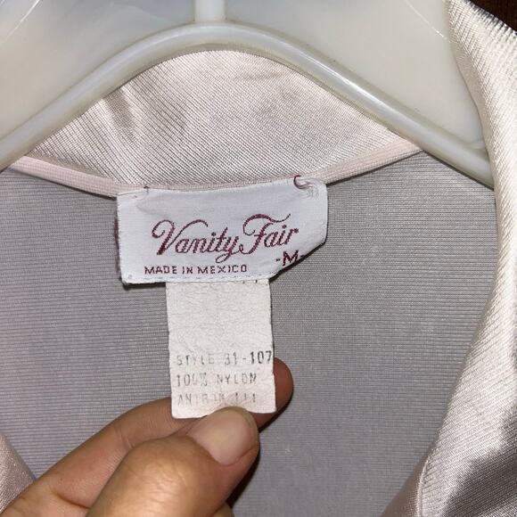 Vintage Vanity Fair Nylon Robe Womens Medium Cream Button Sheer Silky USA - Picture 4 of 9